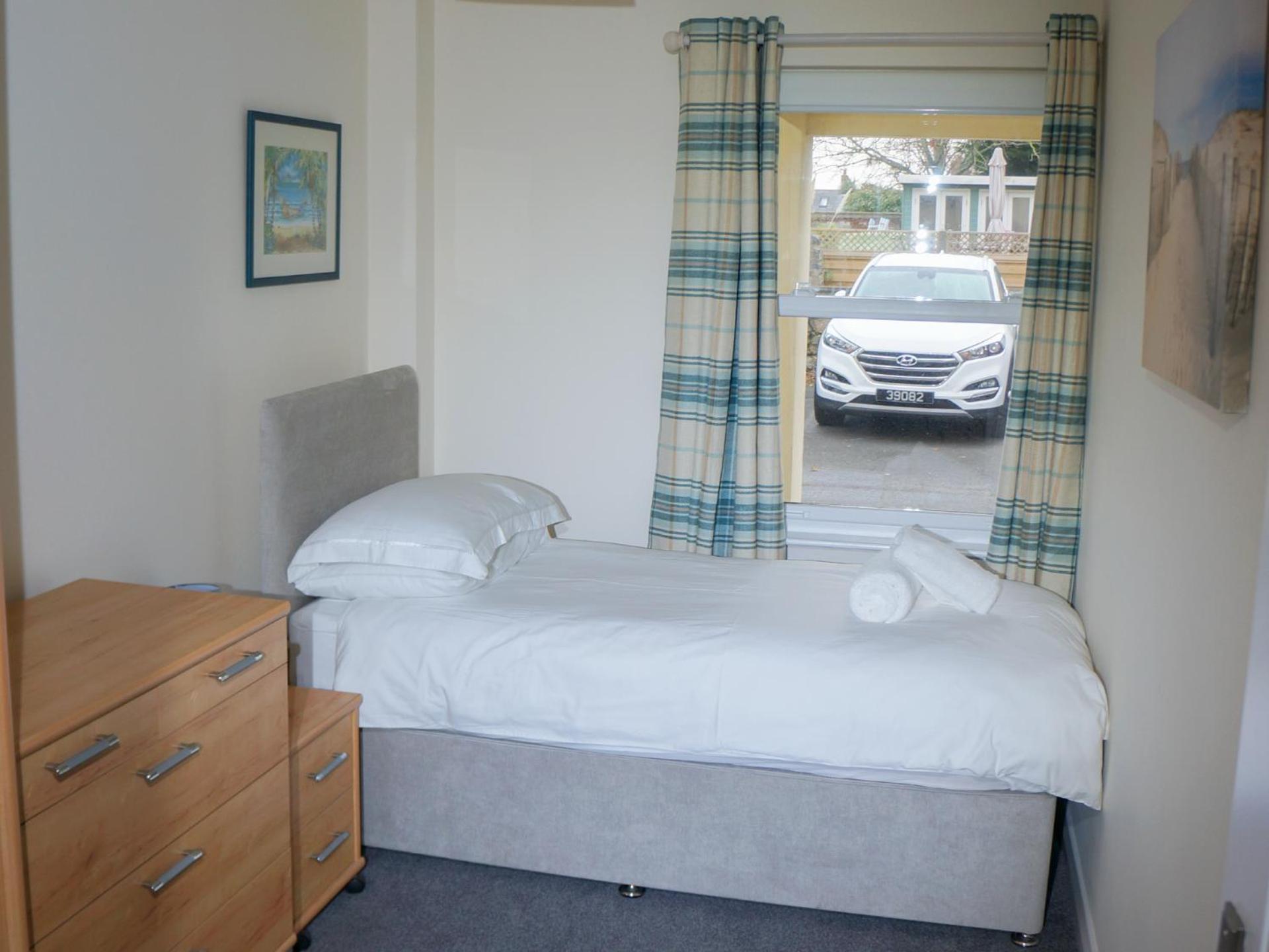 Ellingham Apartments, Bordeaux Harbour, Guernsey Vale Room photo